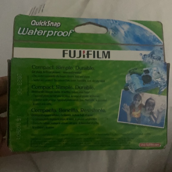 Waterproof camera - Picture 2 of 2